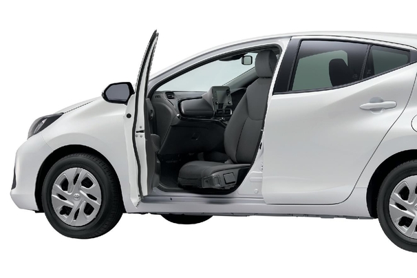 X（2WD）車いす収納装置付車